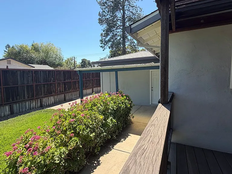 3404 Marshall Ave — Photo 13