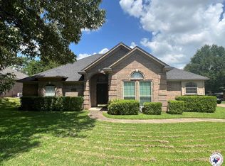 5902 Oak Hollow Pl, Texarkana, AR 71854