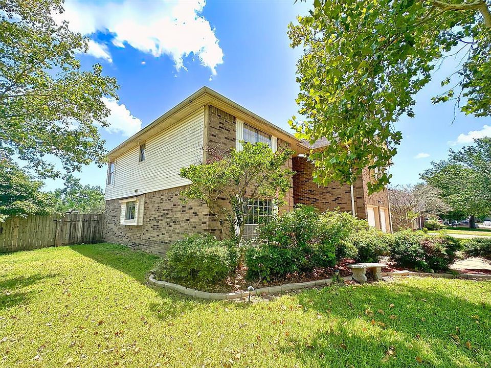 223 Almond Dr, Lake Jackson, TX 77566 MLS 38670543 Zillow