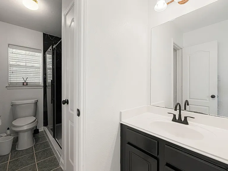 14910 Lake Woodbridge Ct — Photo 40