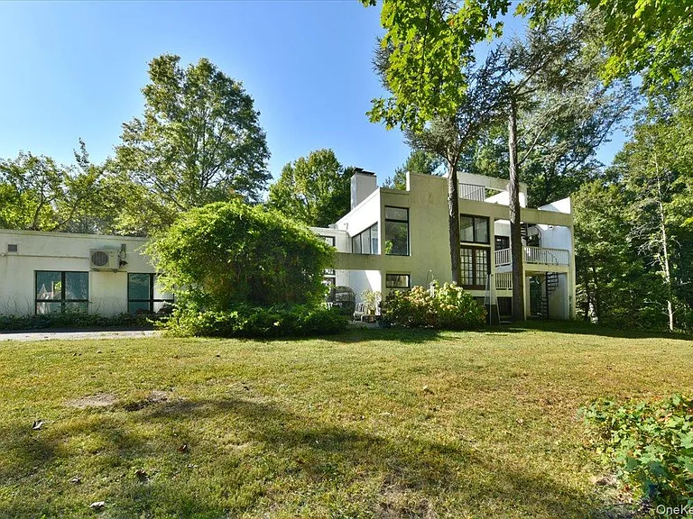 3 Mill Pond Ln — Photo 18