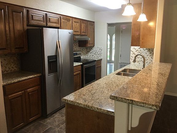 2nd image of 1502 Lawndale Dr