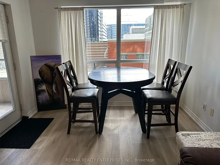 250 Wellington St W #436 — Photo 10