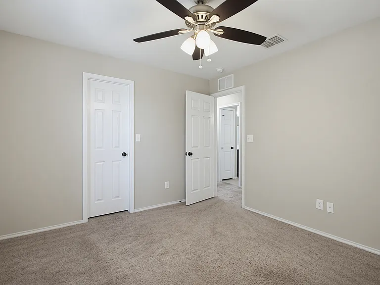 723 Trinity Star — Photo 31