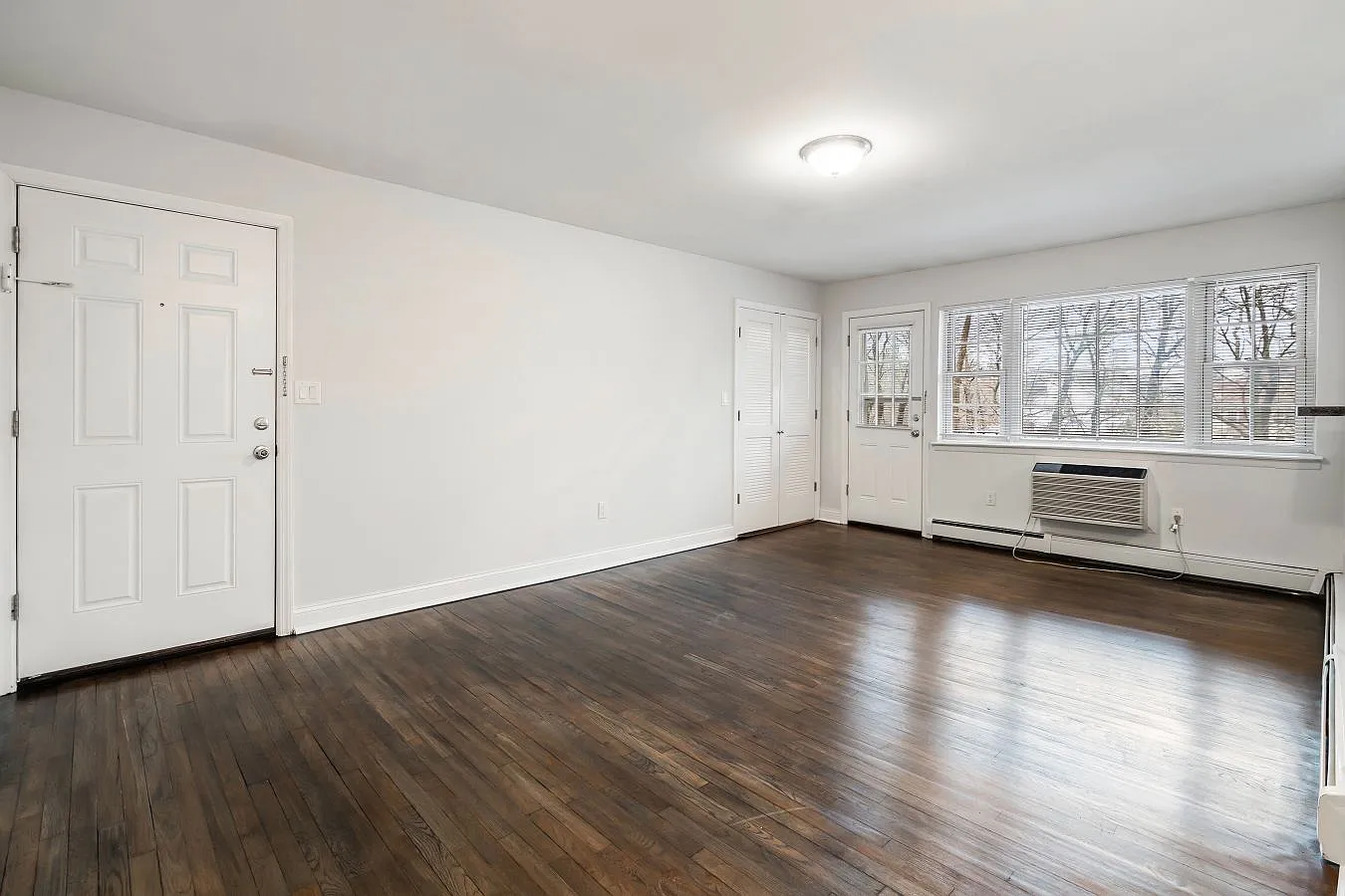 Chelsea Village Apartments — Photo 4