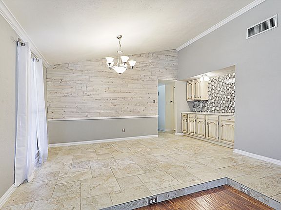 4th image of 3809 Aspenwood Dr