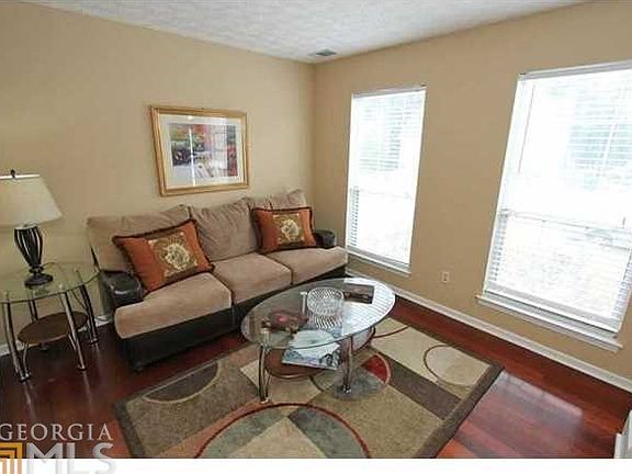 4th image of 3315 Saint James St