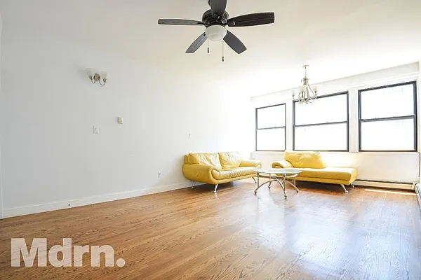 Rented by Mdrn Residential | media 17