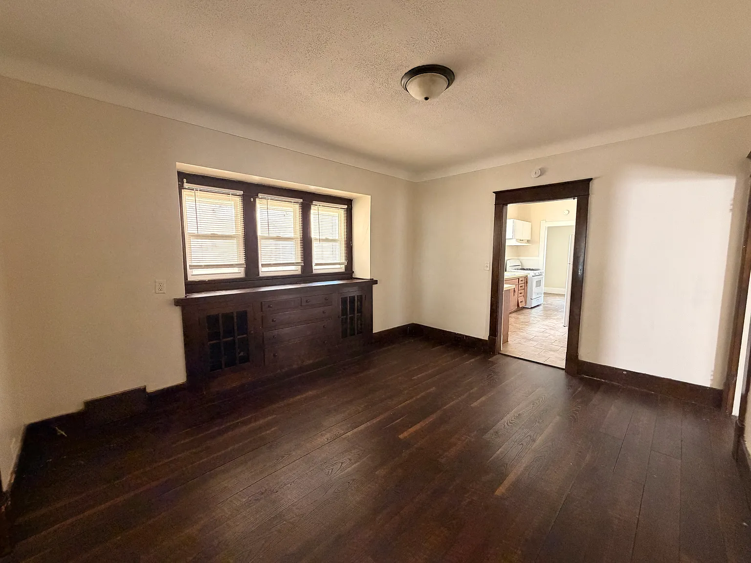 2 bed, $1,150 — Photo 4