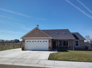 235 Emick Ln, Prosser, WA 99350