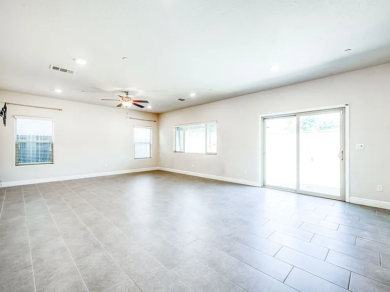 4129 Alamos Ave — Photo 8