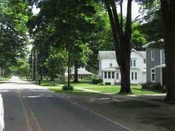 Exterior Neighborhood (street photo)