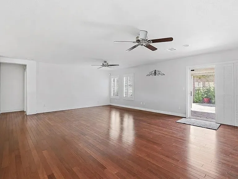 2725 Peekskill Ave — Photo 14
