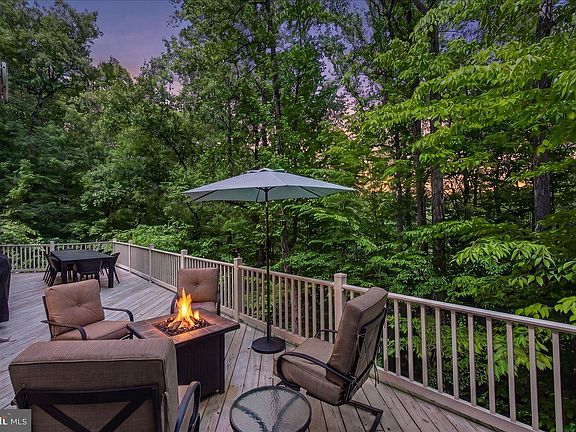 3rd image of 10490 Lakeridge Ct