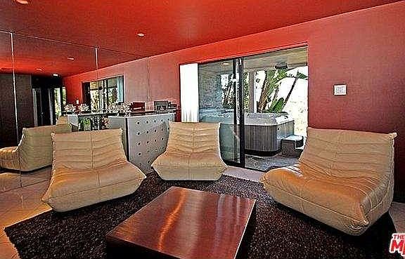 3rd image of 8980 Crescent Dr