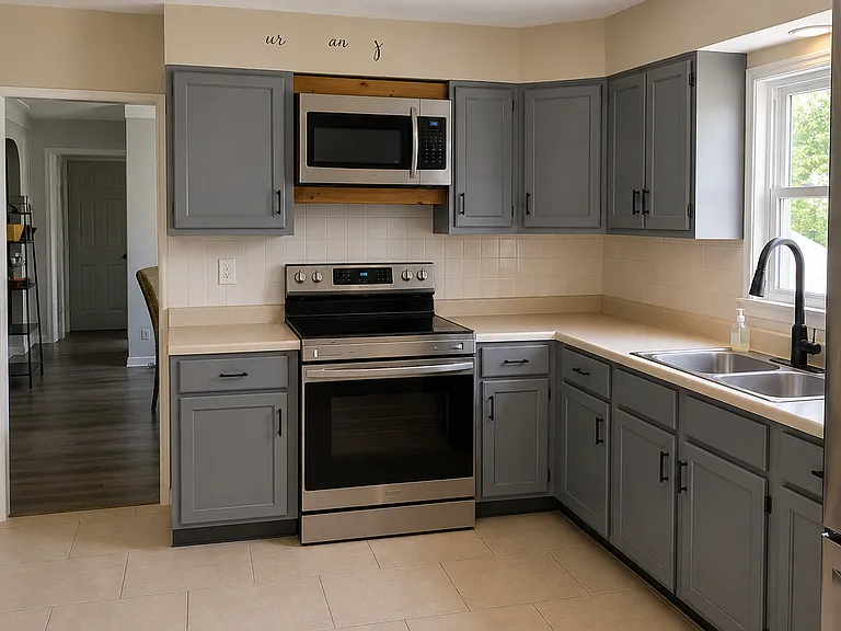 6023 W B St — Photo 3