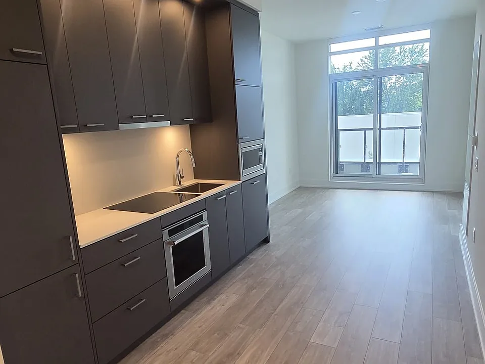 858 Dupont St #220