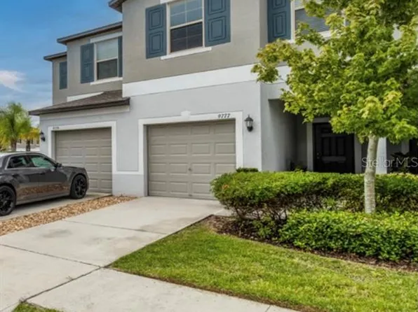 9777 Pembrooke Pines Dr, Sun City Center, FL 33573