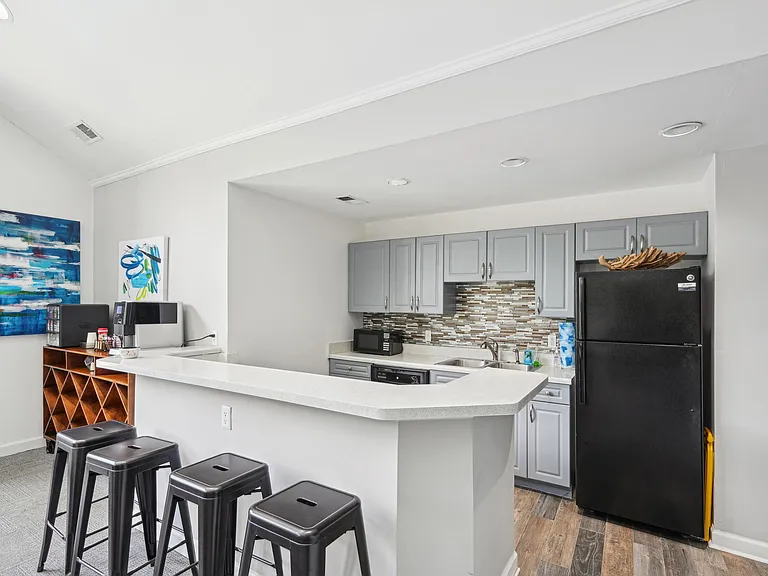 Regency Park Apartment Homes — Photo 51