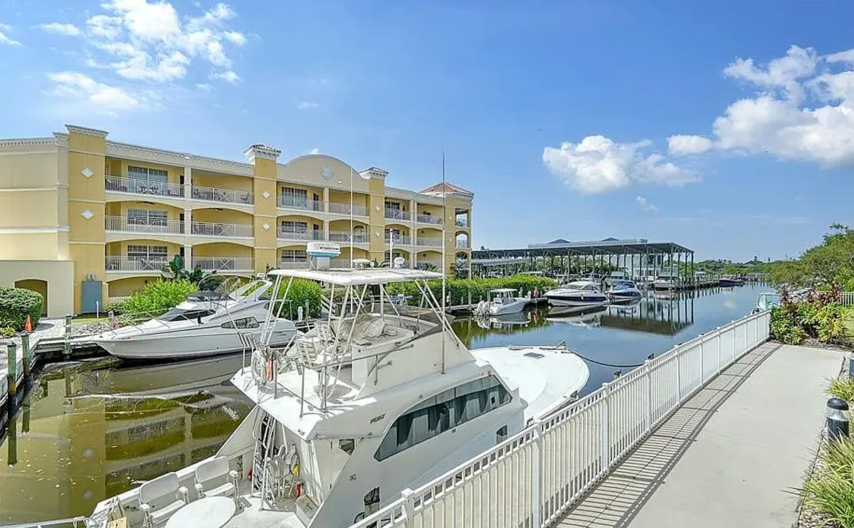 Building Photo - 14041 Bellagio Way #216