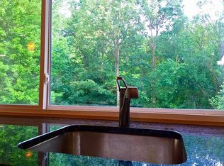 15 Running Brook Ln, Sterling, VA 20164