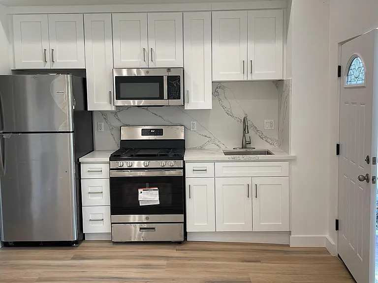 612 1/2 Alta Vista Dr #2 — Photo 2
