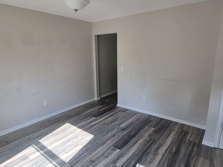 5739 Cresthaven Ln — Photo 3