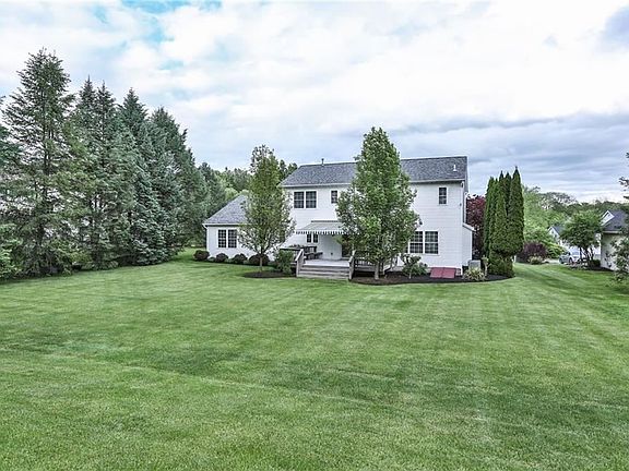4th image of 31 Hedge Wood Ln