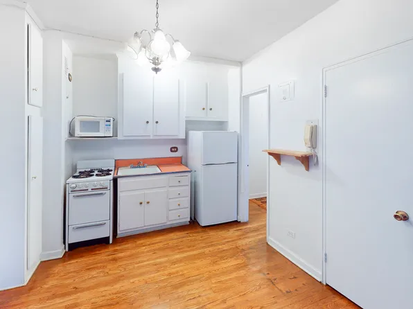 2727 Ocean Parkway image 1 of 15