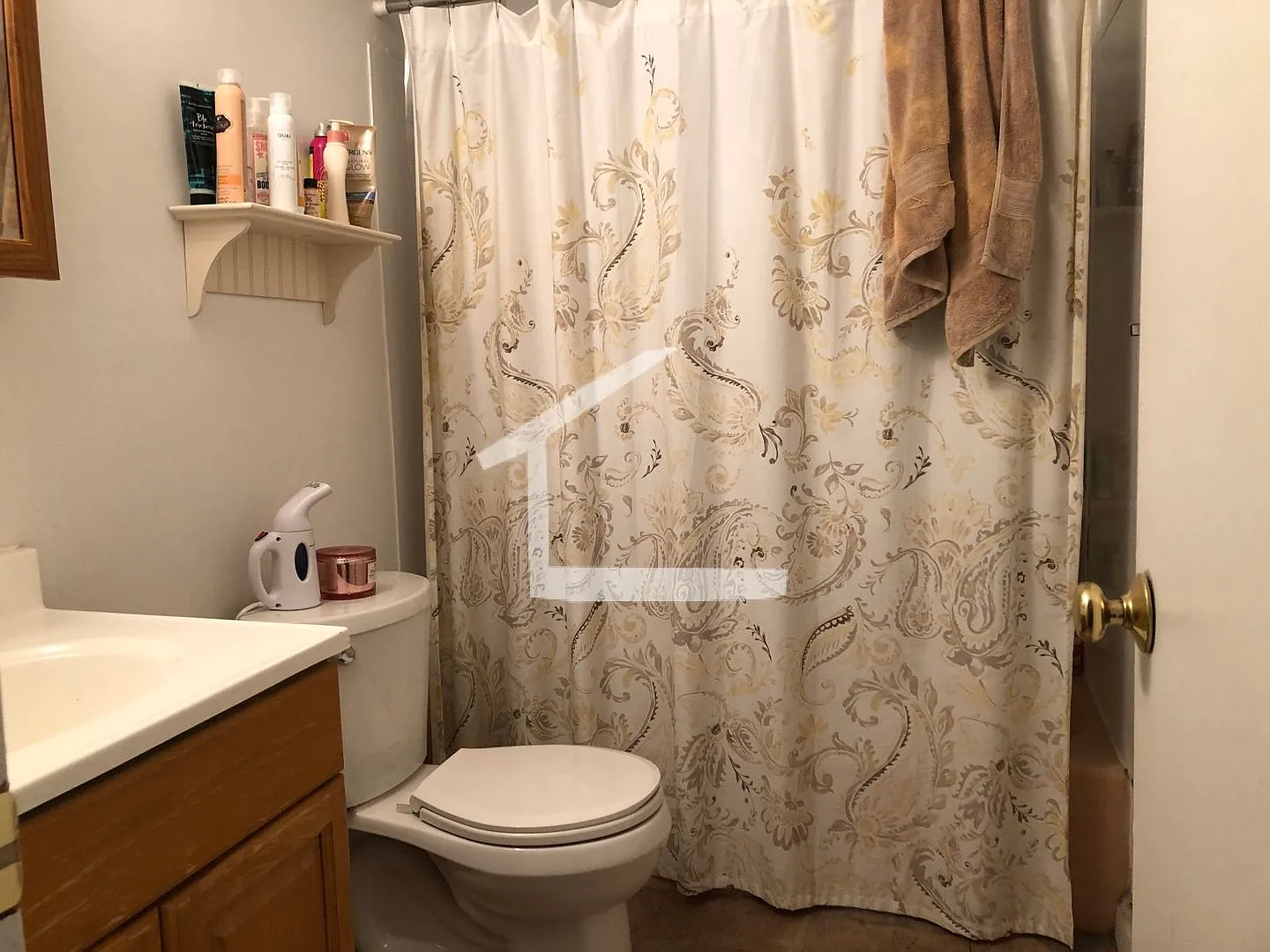 Best Deal You Can Find in Brookline! Steps From Washington Square — Photo 4