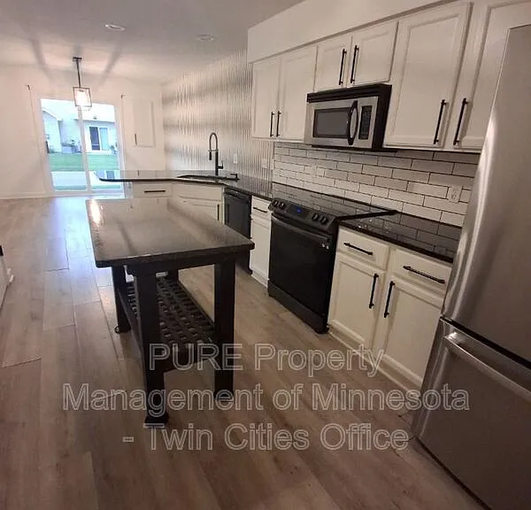 1860 Cliff Lake Ct — Photo 6