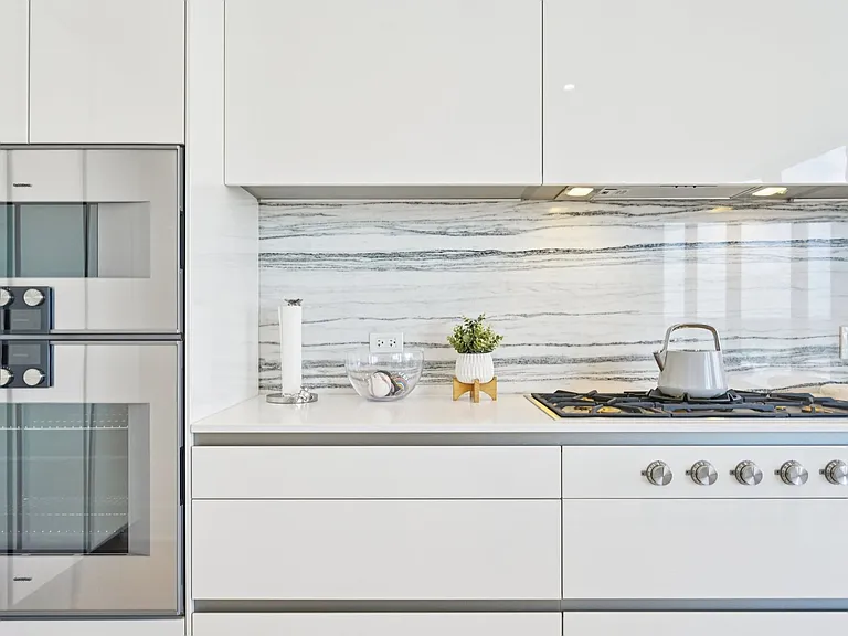 363 E Wacker Dr #2204 — Photo 11