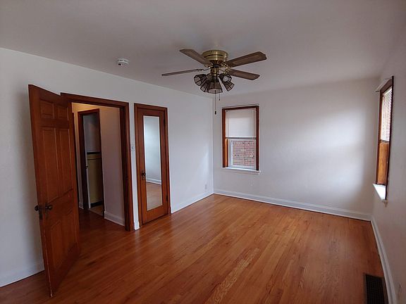 3rd image of 6665 Devonshire Ave #1W