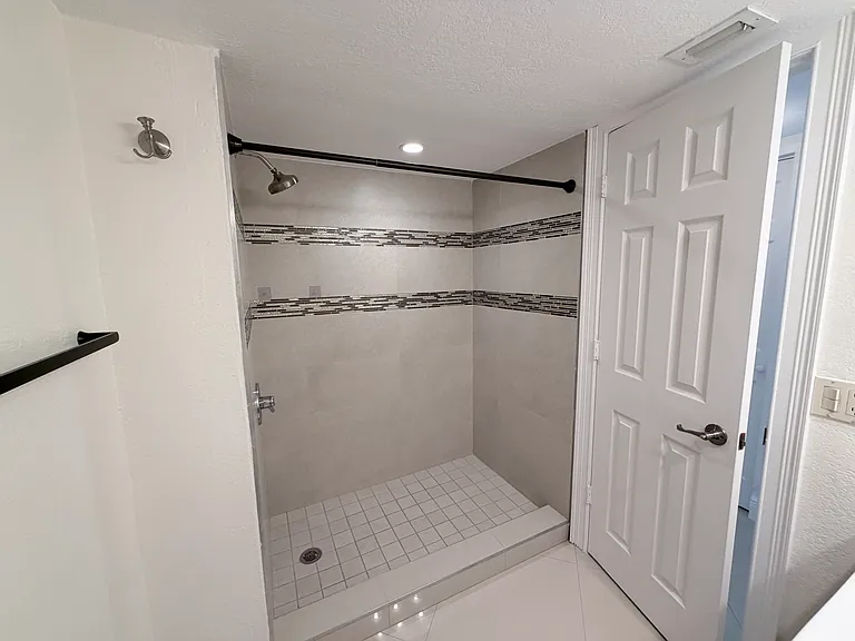 9725 Fontainebleau Blvd #A207 — Photo 17