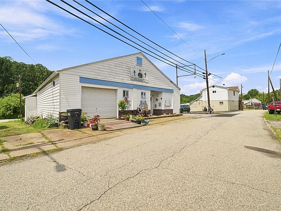 3rd image of 204 2nd Ave