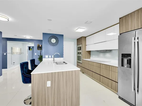 600 NE 27th St APT 803, Miami, FL 33137