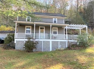 508 Lackawaxen Rd, Lackawaxen, PA 18435