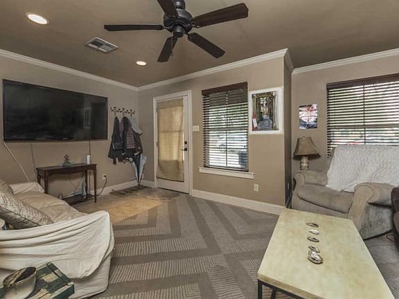 3rd image of 1603 W Saint Mary Blvd