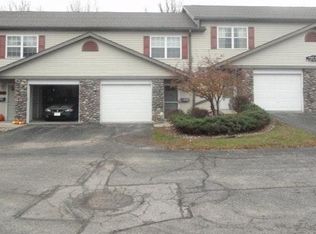 242 Timblin Dr APT 7, Kewaskum, WI 53040