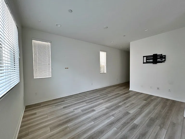 7559 Botany St — Photo 6