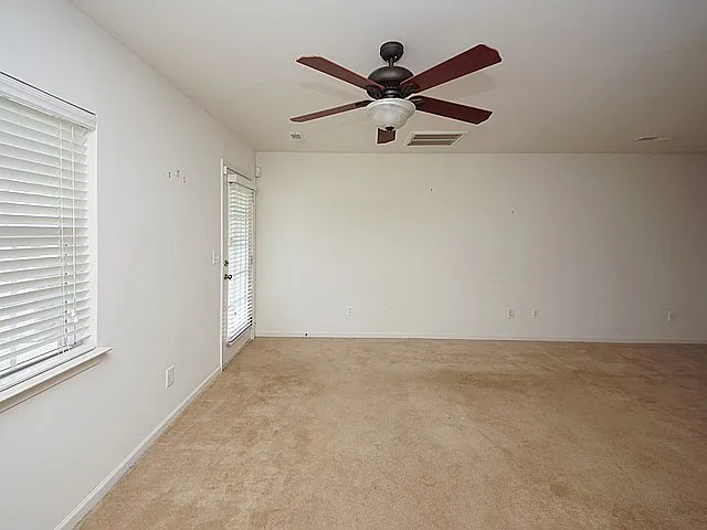 572 Truman Dr — Photo 3