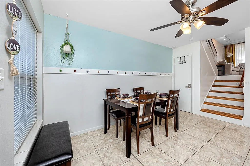 2 bed, 1.5 bath, 1044 sqft, $3,200 — Photo 3