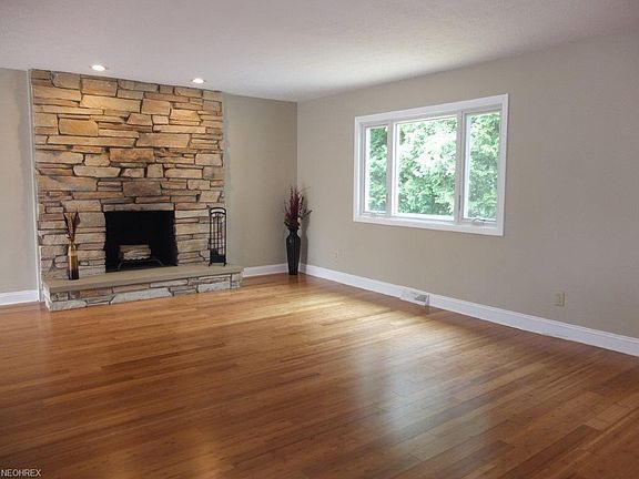 2nd image of 2305 Hoffman Dr