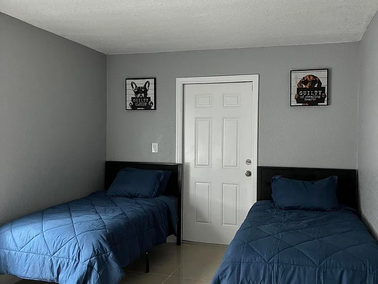 1558 NW 5th Ave — Photo 5