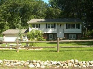 50 Smith Hill Rd, Airmont, NY 10952