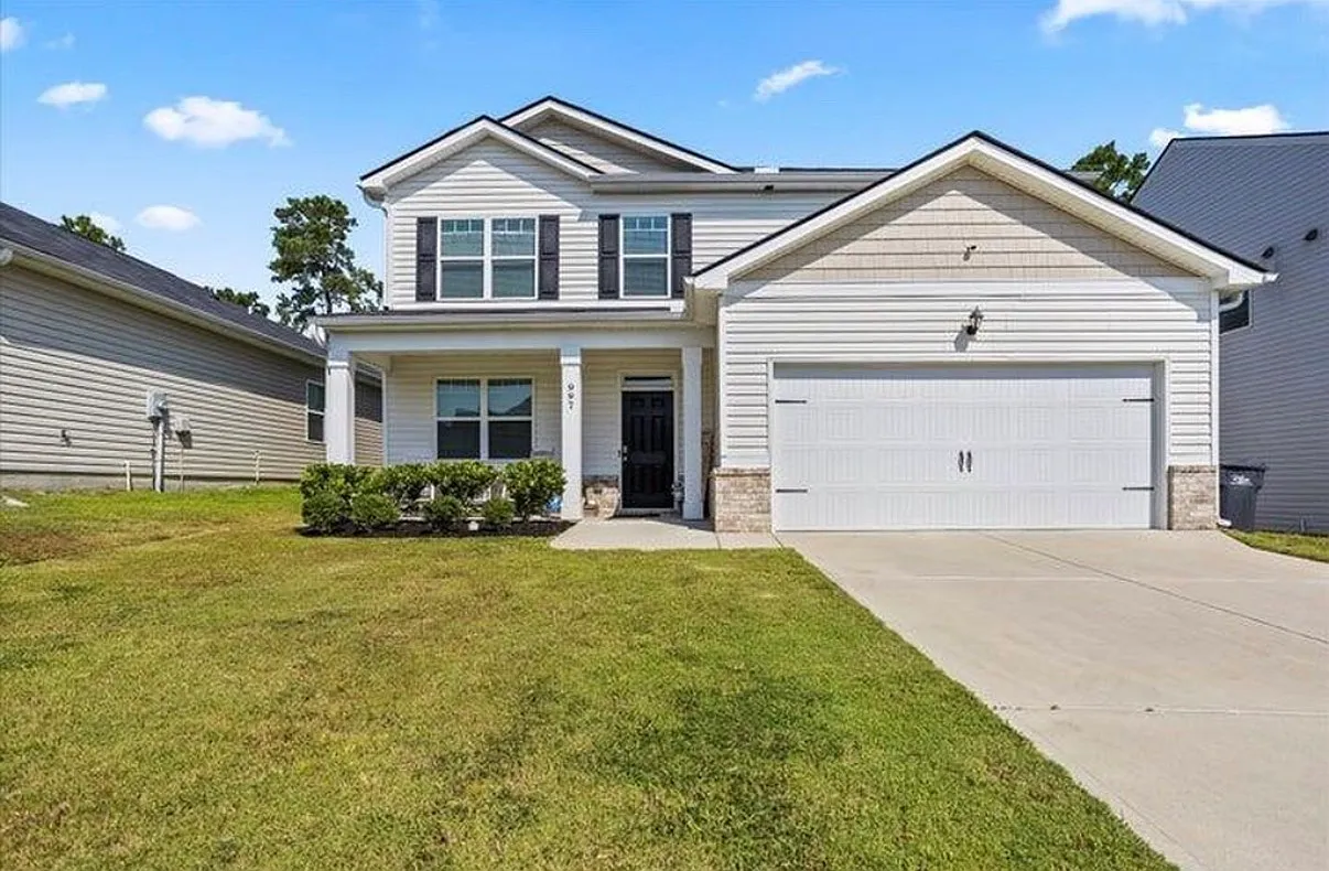 5 bed, 2721 sqft, $850 — Photo 1