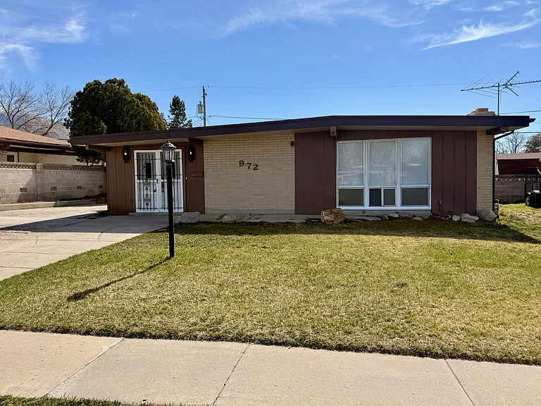 972 E Larkspur Dr — Photo 15