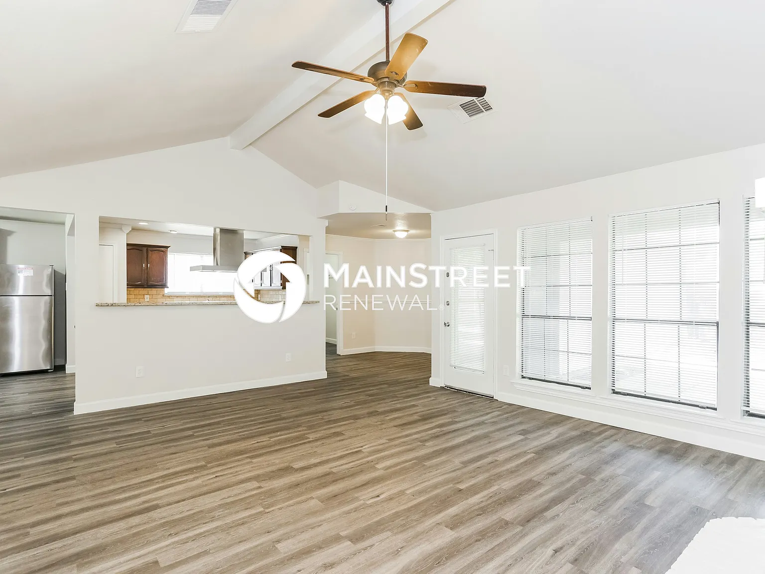 2401 Cypress Dr — Photo 4