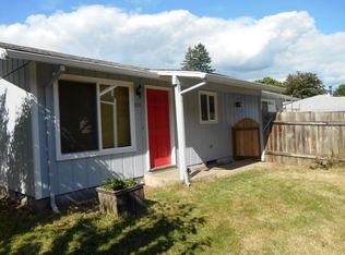 1015 SW Lake Shore Dr, Estacada, OR 97023