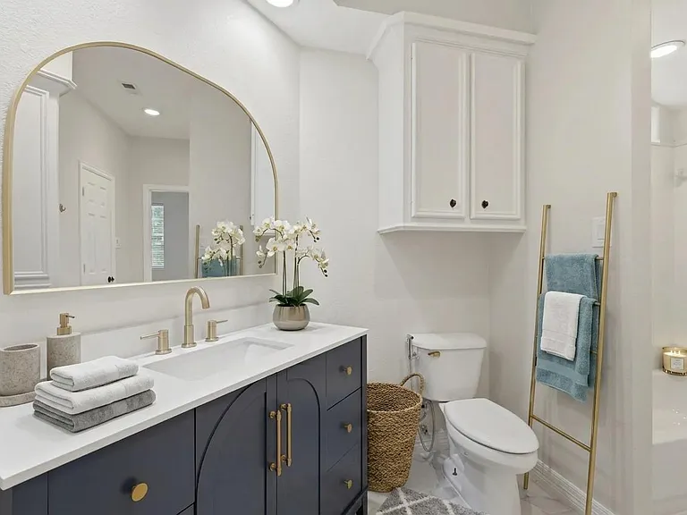 3315 Riviera Dr — Photo 32